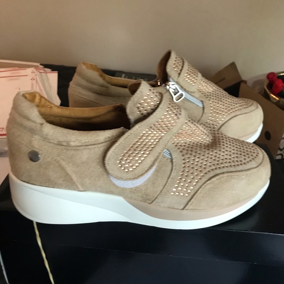 Slip on shoes - Picture 3 of 5